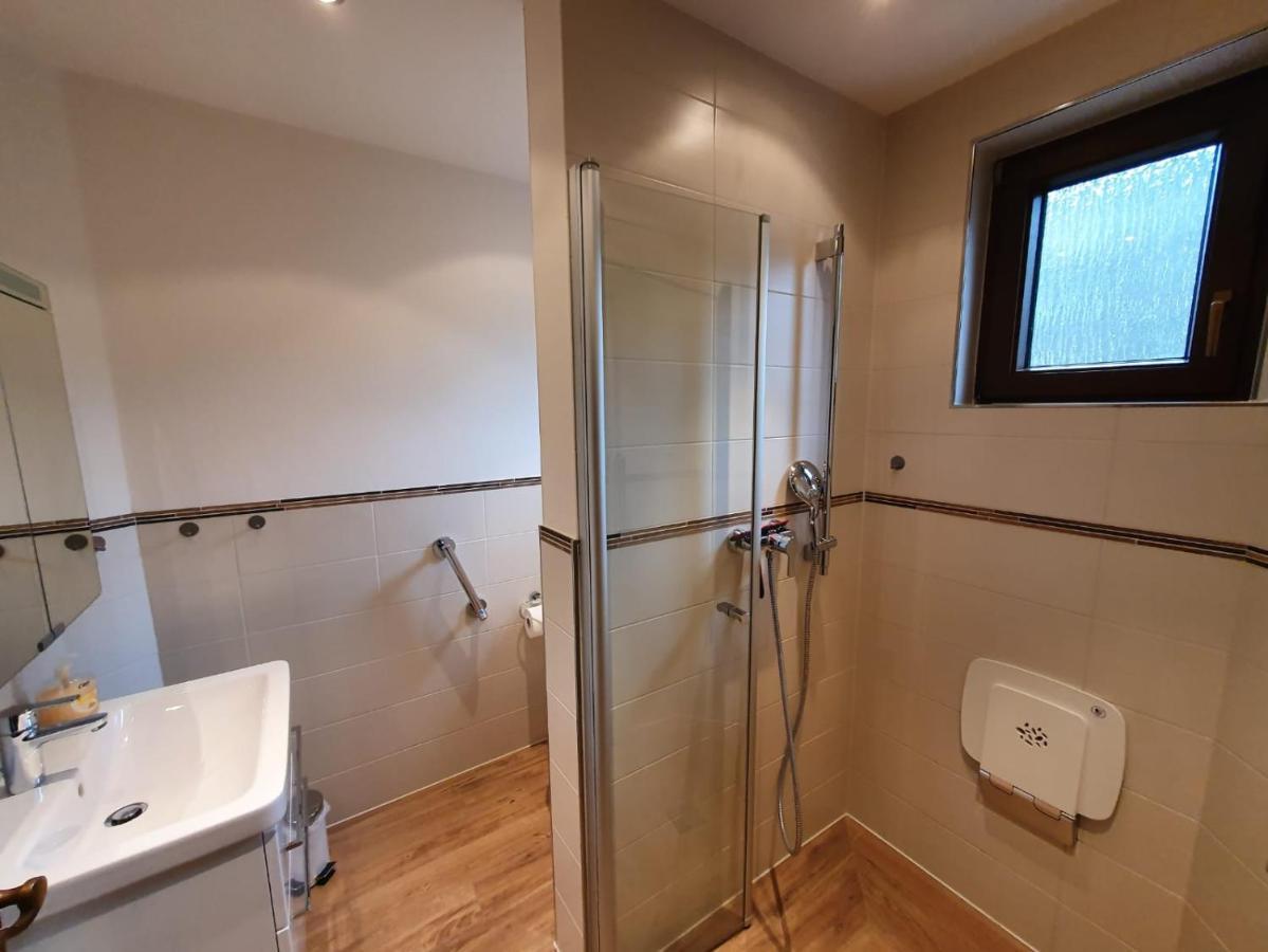 Haus Monika Apartment Zeltingen-Rachtig Ngoại thất bức ảnh