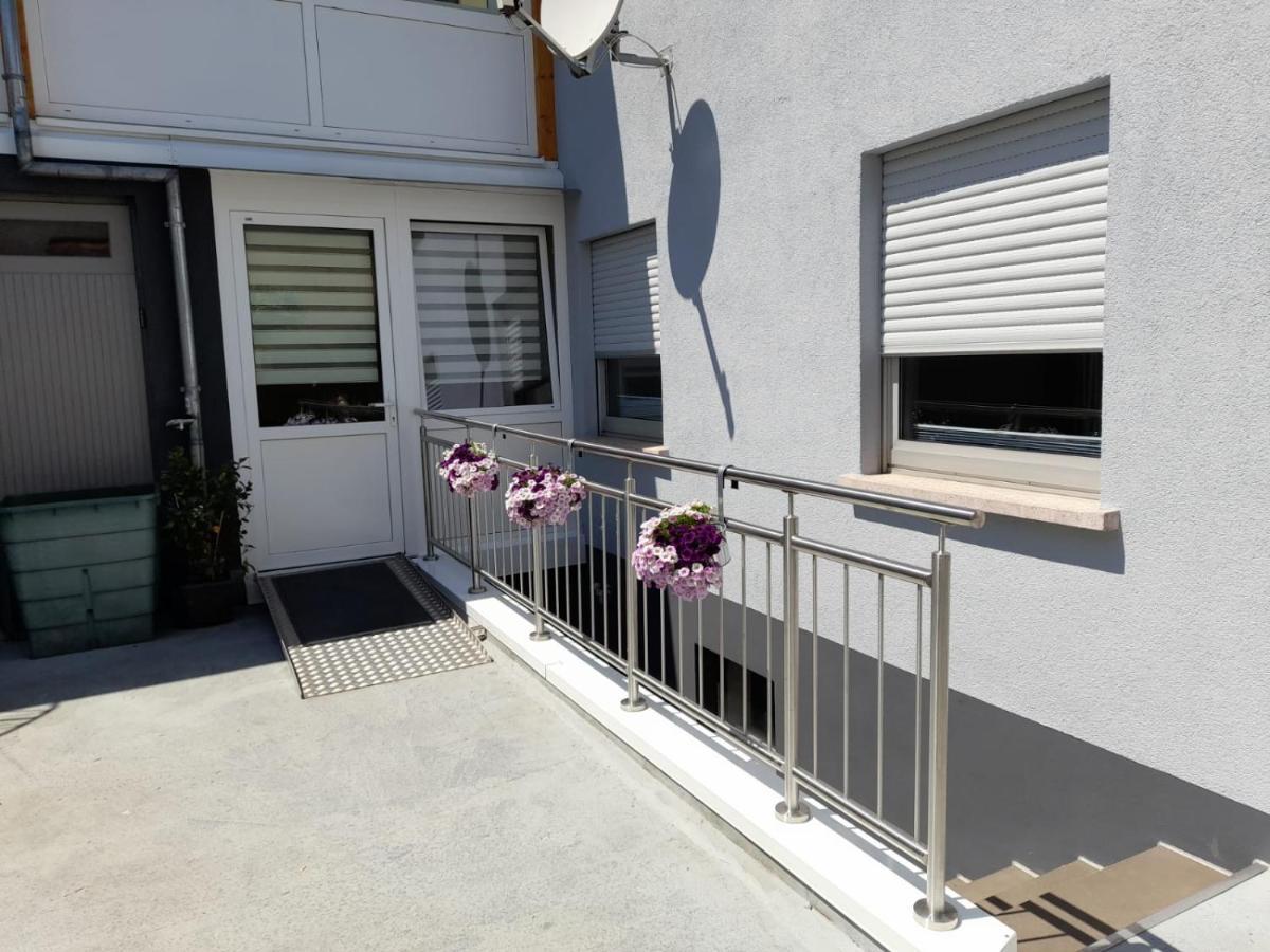 Haus Monika Apartment Zeltingen-Rachtig Ngoại thất bức ảnh